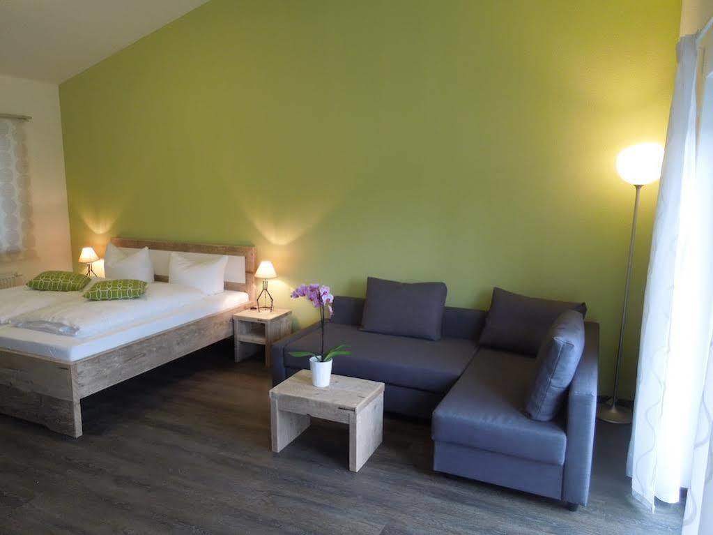 Busses Guesthouse Friburgo de Brisgovia Exterior foto